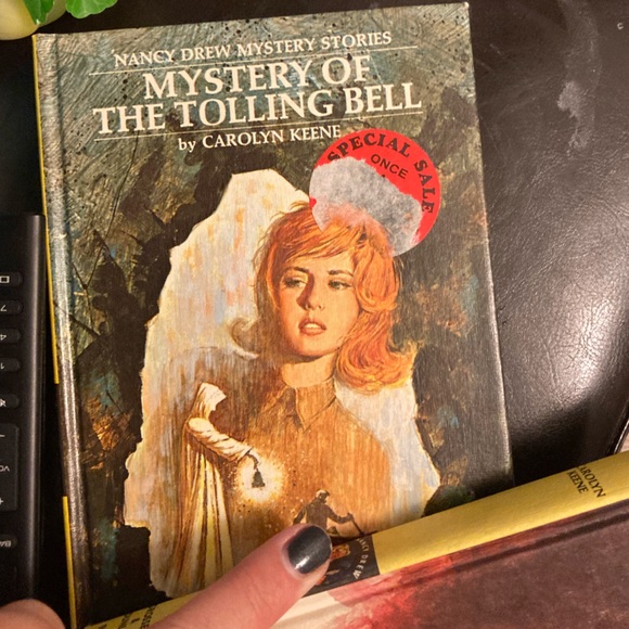 Three vintage Nancy drew hardback books - Picture 3 of 4